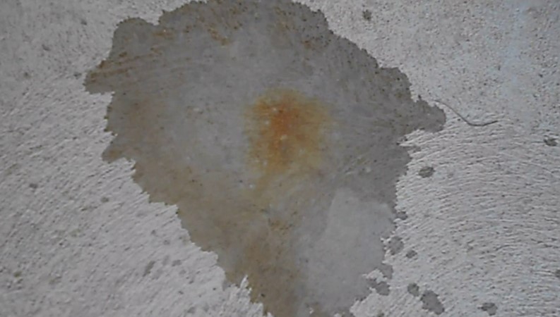 How to Remove Rust Stains From Concrete